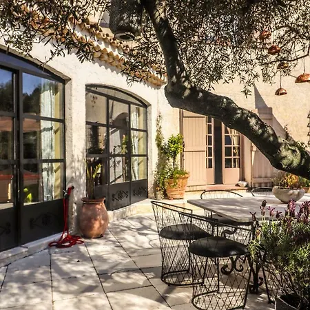 Mas De Provence En Riviera Penzion 4*